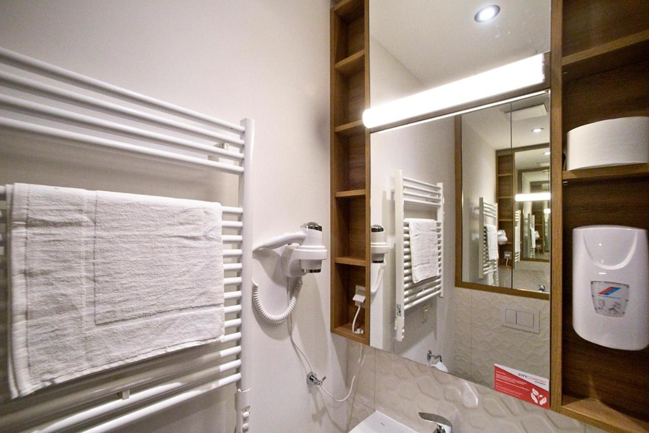 Wolska Residence Serviced Apartments Warschau Buitenkant foto