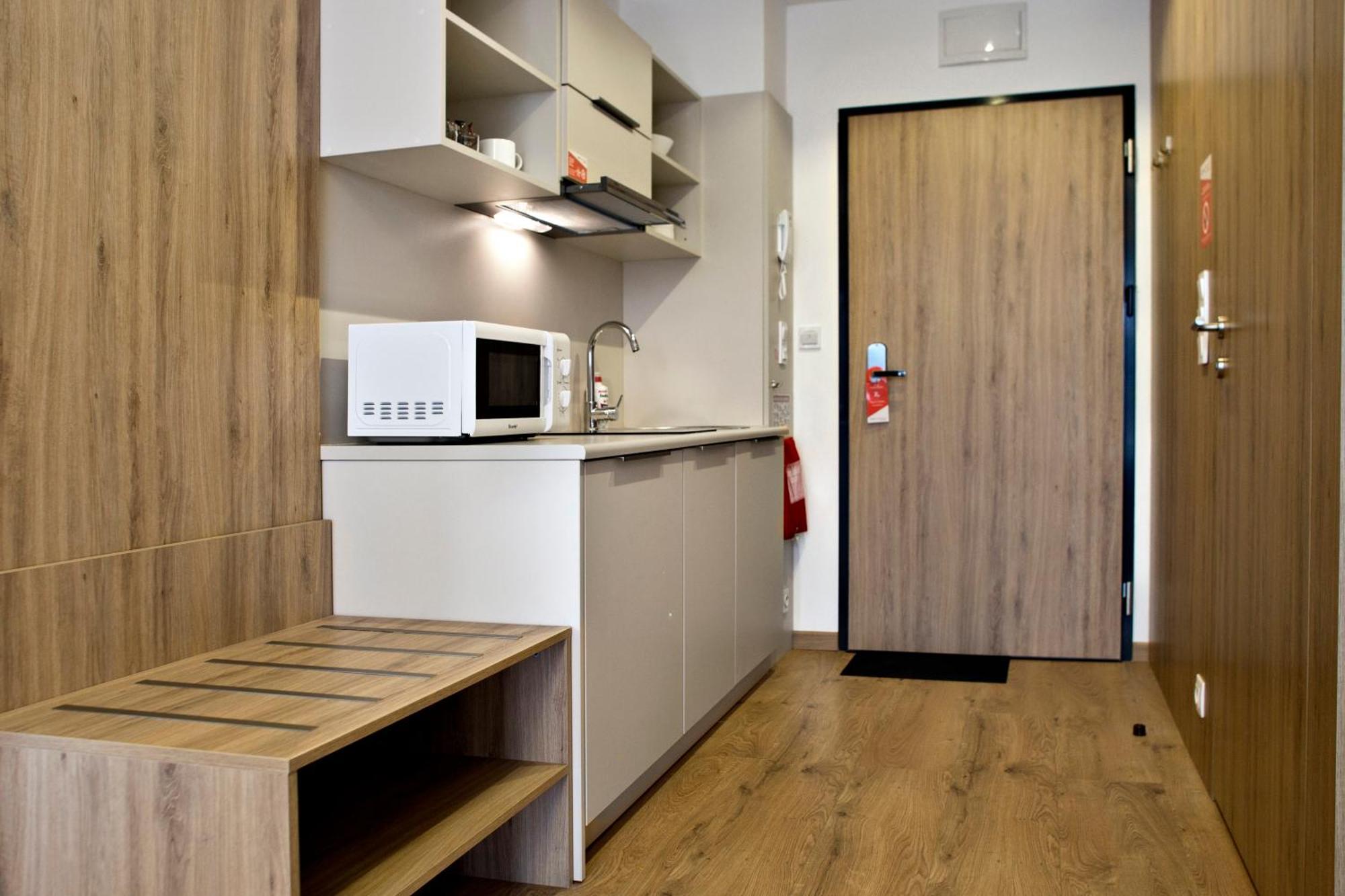Wolska Residence Serviced Apartments Warschau Kamer foto